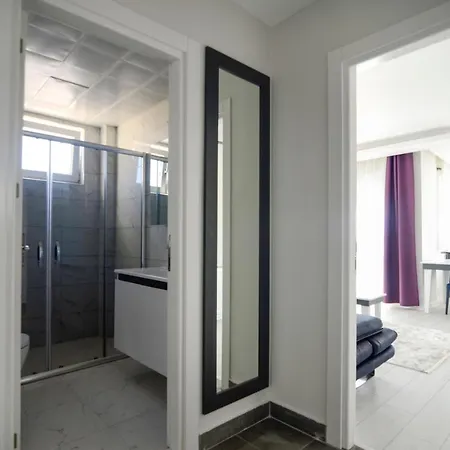 Maya Suites Apartment *