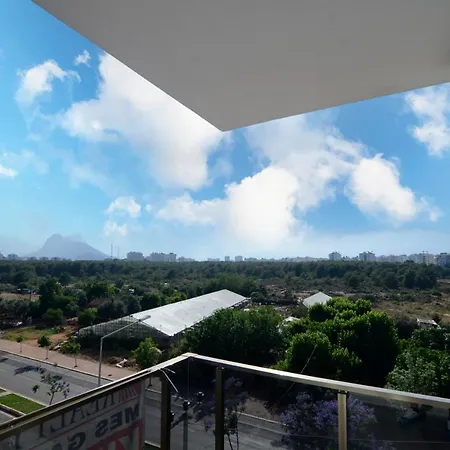 Maya Suites *