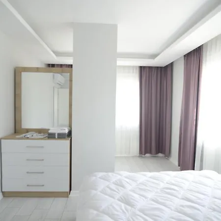 Maya Suites *